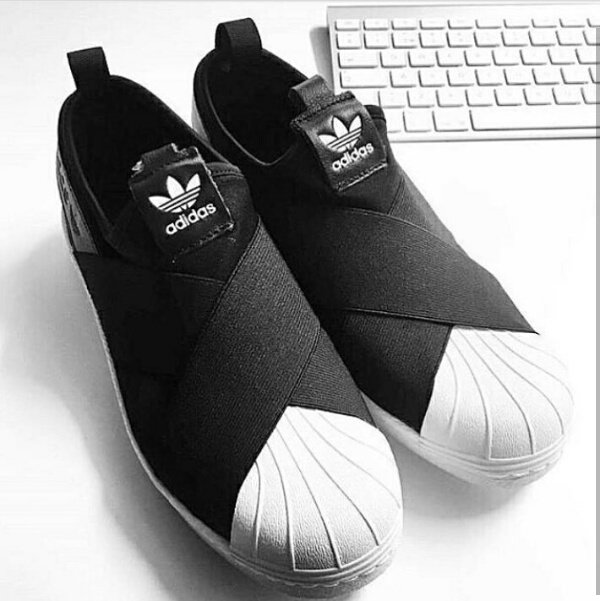 Marthena_B's tweet photo. The shoes I always wanted to buy😍😍❤ Adidas Slip-on😍 https://t.co/yqzBqZmOKa