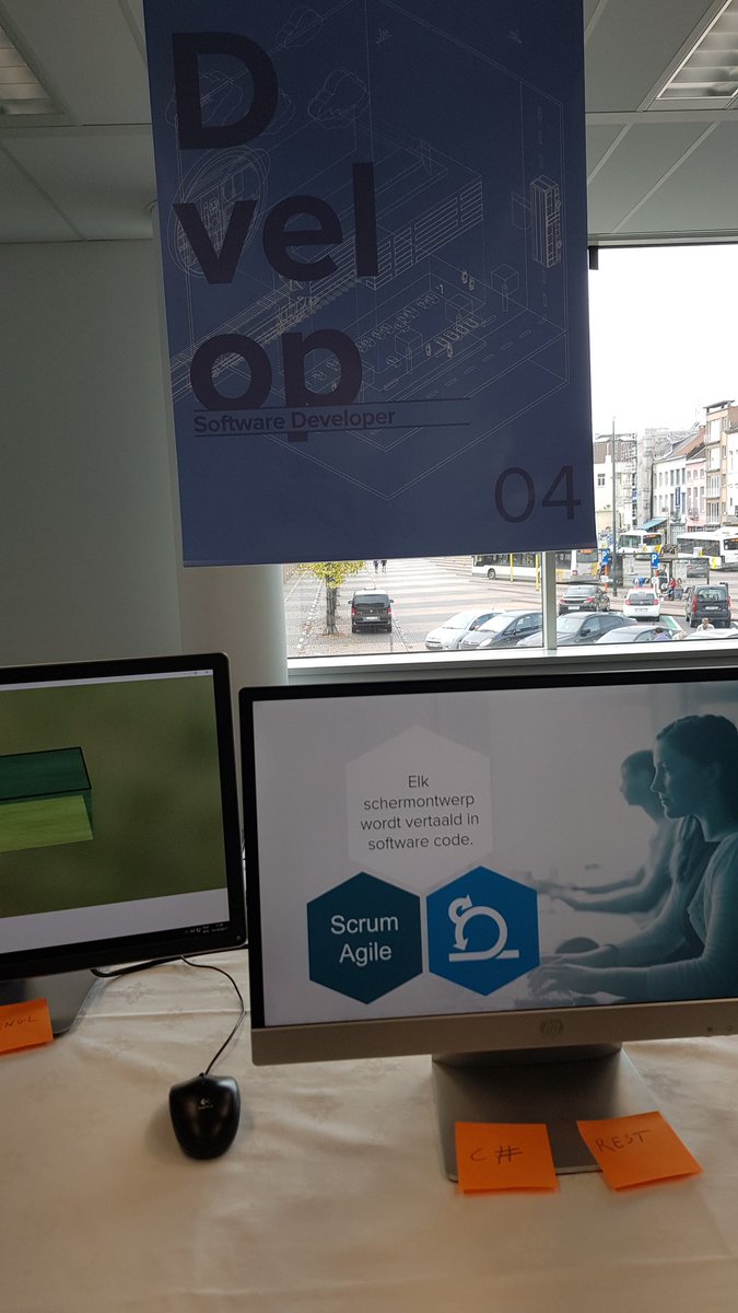 BryceDen's tweet photo. Op open bedrijvendag bij Nobel Biocare in Mechelen. De toekomst van tandheelkunde bestuderen. #ITfactory #Thomasmore https://t.co/cwqImb9zBy