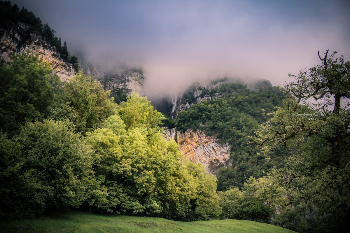 Topped with cream

#Switzerland #Seerenbach #waterfall #mountains #NaturePhotography