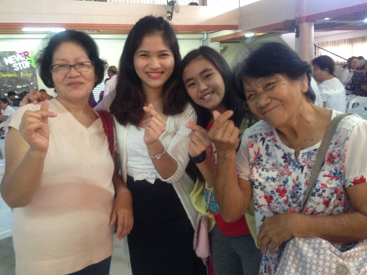 katherinezenith's tweet photo. Sunday celebration is extra special with this awesome women!! ๐๐๐
Missin' you here fatherlooo #mamily #bccsundayservice https://t.co/cO4HFJc9P4