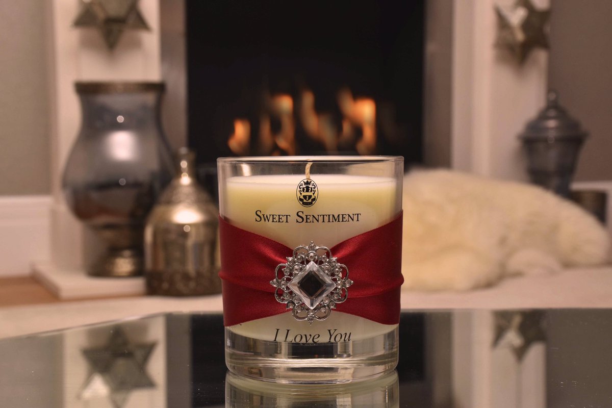 Sweetsentiment2's tweet photo. Autumn's Here! 🍁🍂
Which means crisp, colourful walks &amp; warm cosy nights by the fire, with the one you love. Bliss!!
https://t.co/NwziSOxKJc https://t.co/uSAyX2Ndak