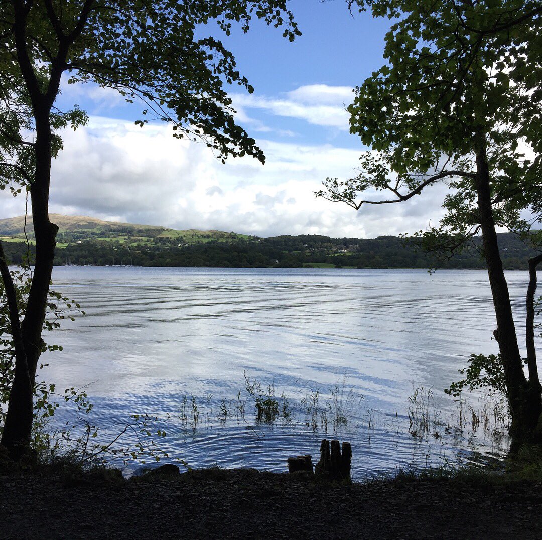 rebeccajdawes's tweet photo. #windermere #September break. #delayedpost #phonecleanup https://t.co/Y2K3J1EDRk