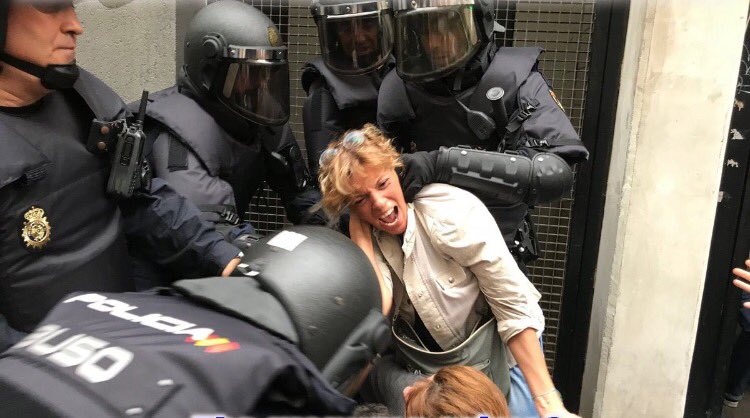 DeclanKearneySF's tweet image. #CatalanReferendum
Violent repression of democracy by the Spanish state is democracy denied.
#FrancosLegacy