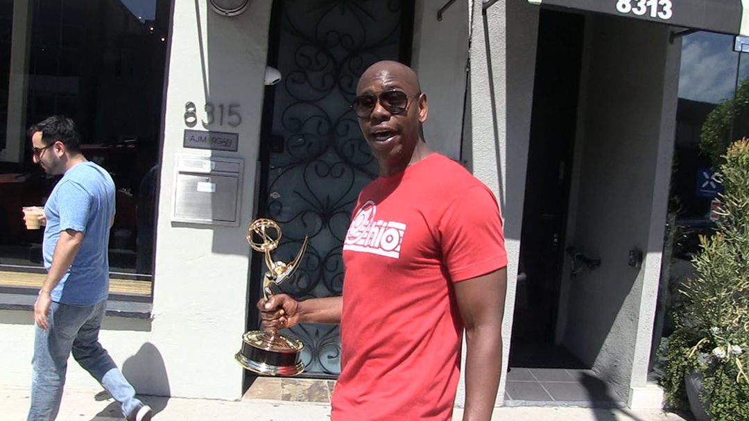 DMVFollowers's tweet image. Last night Dave Chappelle received the key to the city from Mayor Bowser &amp;amp; donated his Emmy to Duke Ellington School for the Arts in DC.