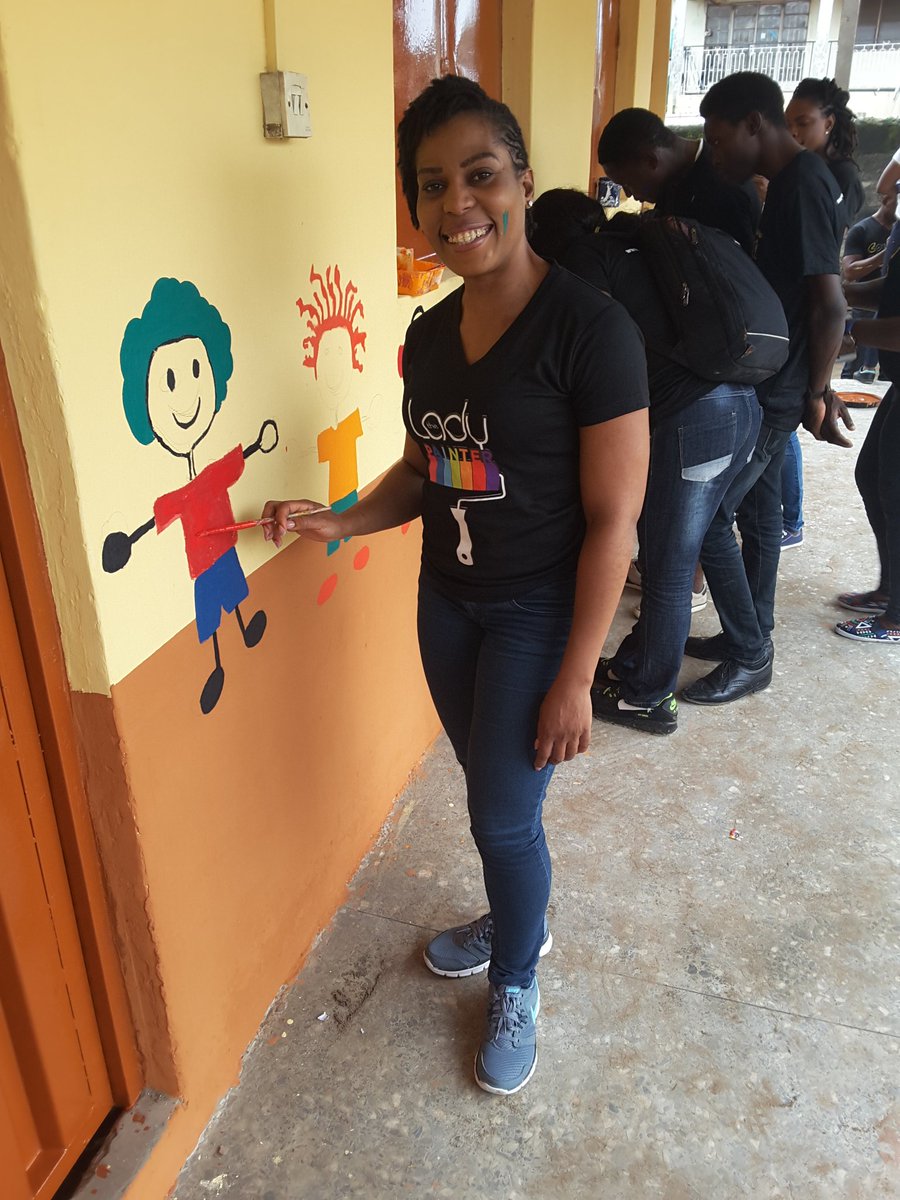 LadyPainterNG's tweet photo. #October1st2016 #teamladypainter painted Araromi Primary School Mushin
#TheLadyPainter #Grababrush #Colouralife #Throwback #October1st https://t.co/eHiMTQISiF