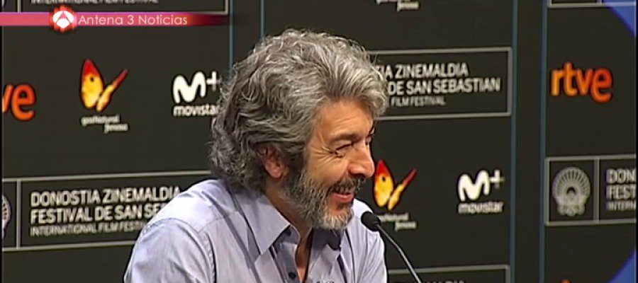 zapeandola6's tweet photo. VÍDEO | El "elegante" comentario de Ricardo Darín sobre Cataluña desata aplausos en el Festival de San Sebastián https://t.co/vWB8IdadiI https://t.co/bXdteZPREq