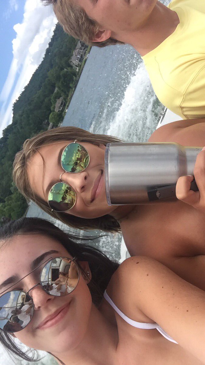 eviemurrayyy's tweet photo. happy belated bday baby, thanks for making me laugh everyday i love you so much #18 @courtneymateyy https://t.co/upwYvGQhoo