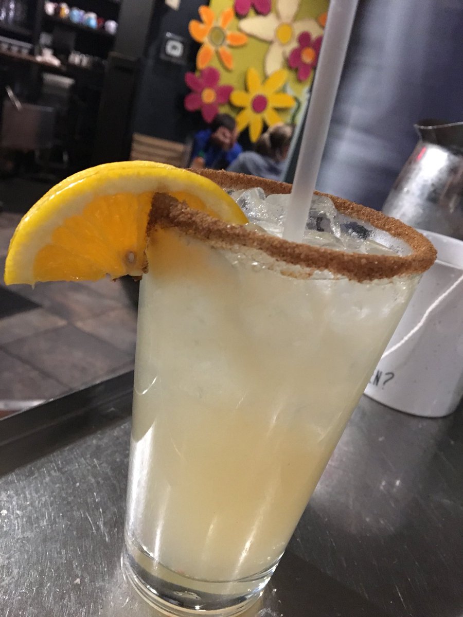 JMangoWorldCafe's tweet photo. September is gone, October is here! Our #chilimonth is here! APPLE CIDER MARGARITAS are here! #sundayfunday #weekend #lifeintheOC 🍂⚾️☀️🏈🍁 https://t.co/StVwr7koPL