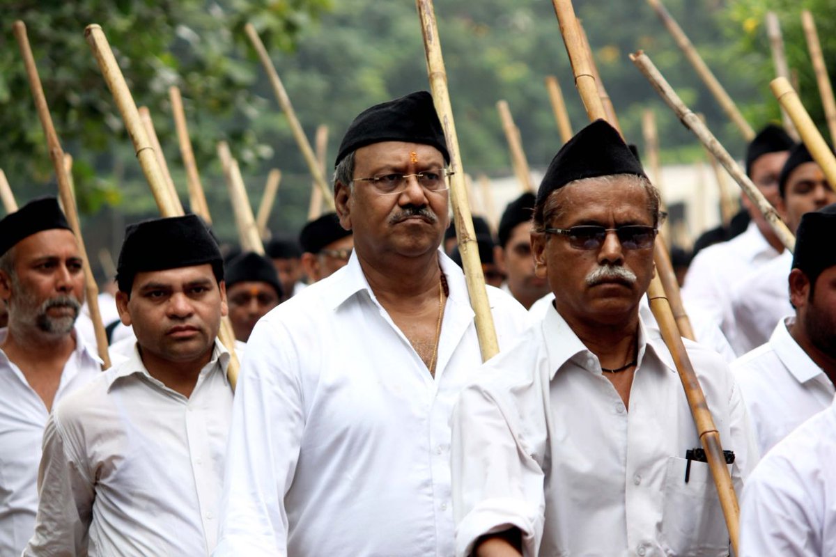 brijmohan_ag's tweet photo. विजयदशमी पर्व पर विश्व के सबसे बड़े सामाजिक संगठन राष्ट्रीय स्वयंसेवक संघ ने रायपुर में पथ संचलन कर अपना 92वा स्थापना दिवस मनाया। https://t.co/MH9kMpFXQy