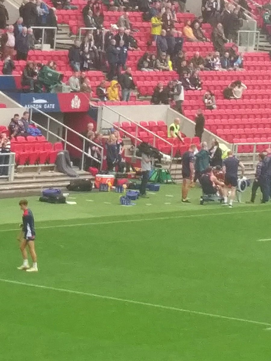 Trish_Brown's tweet photo. great to hear @avreed12 and @izzynoelsmith as a half time treat! #blackberrycamera https://t.co/kEkyiaLxUM
