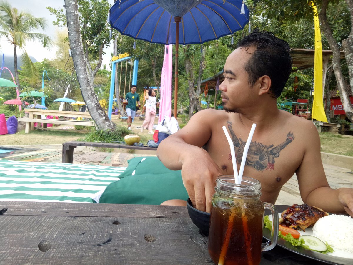 tqila13's tweet photo. Alam Sambangan - The Secret Valley Club - Singaraja
https://t.co/izlJYUdQdb
#AlamSambangan #CheapAndNice #Family #KulinerSingaraja https://t.co/YjPJdWbgmu