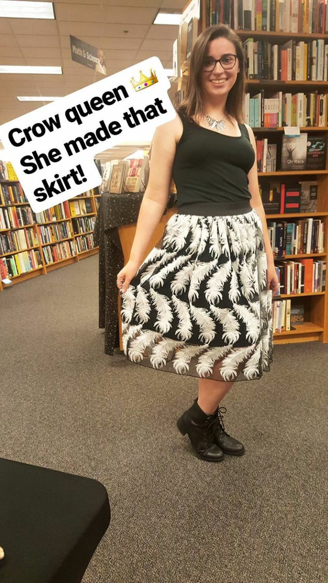 _AlpacaAmy_'s tweet photo. What is life right now...thank you @LBardugo #dying #nmnf https://t.co/qotKIWqLB0