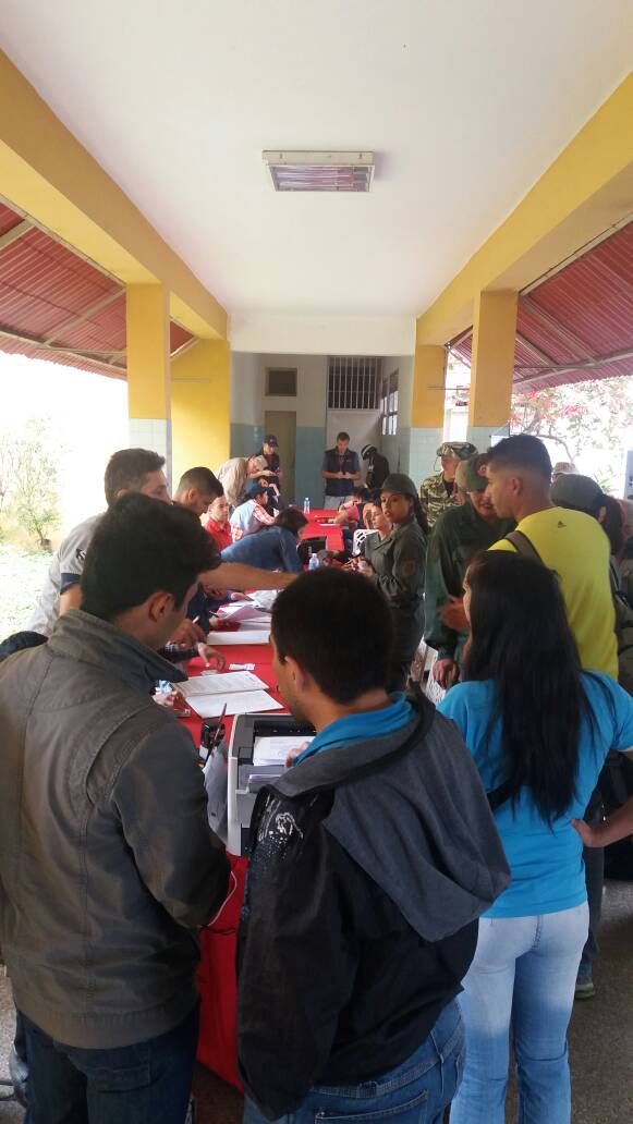 TSJMERIDA's tweet photo. @Regionesdem @MaikelMorenoTSJ Equipo DAR acompañó en la Jornada de gobierno de Eficiencia Militar de Calle Mérida2/4 https://t.co/9GPFzZzupl