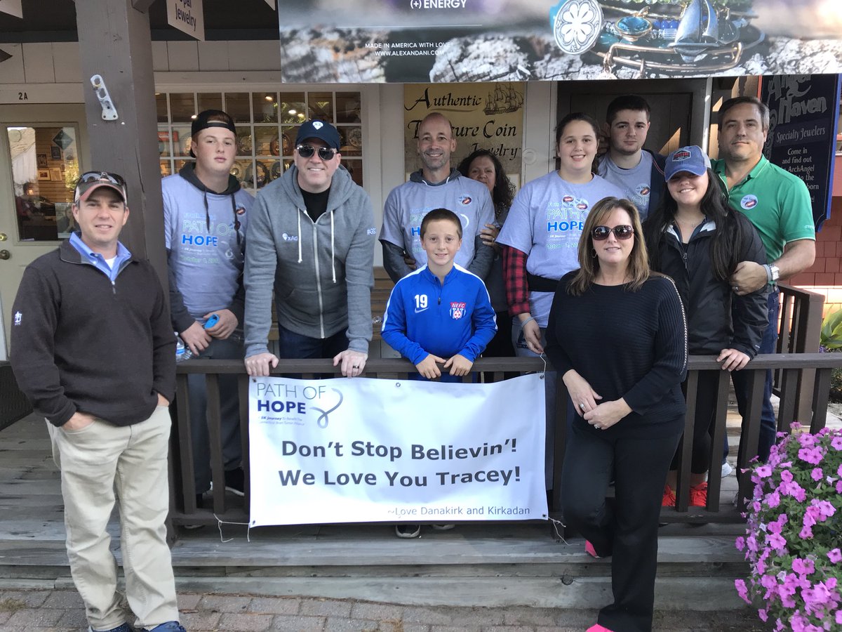 danhight's tweet image. We love you @TraceyGamerFan #PathofHope2017 #Don’tStopBelievin’