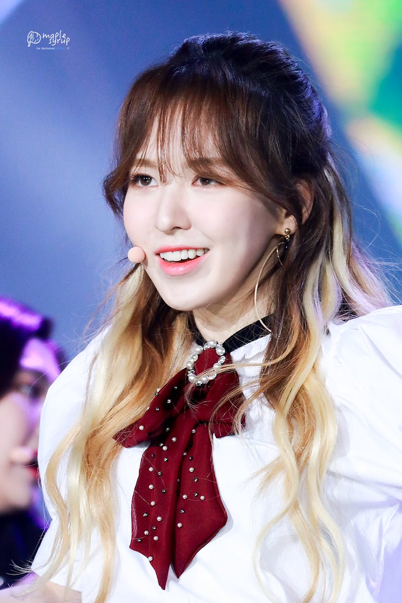 maplesyrup0221's tweet photo. 171001 코리아 뮤직 페스티벌😏
#웬디 #Wendy #레드벨벳 https://t.co/RYtsluFAsv