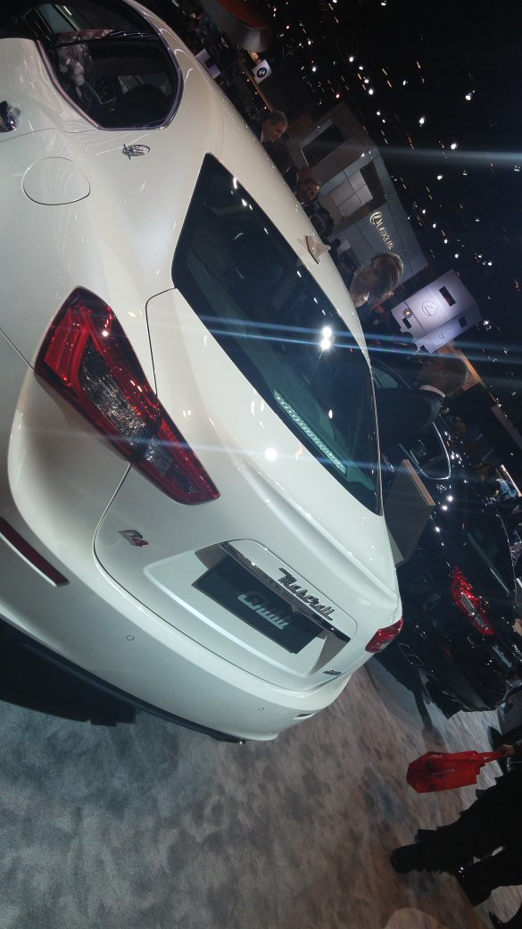 MaroonKim's tweet image. goo.gl/images/CGfPUE
 #sameview #differentperspective / same path different footsteps #wouldneverhaveguessed