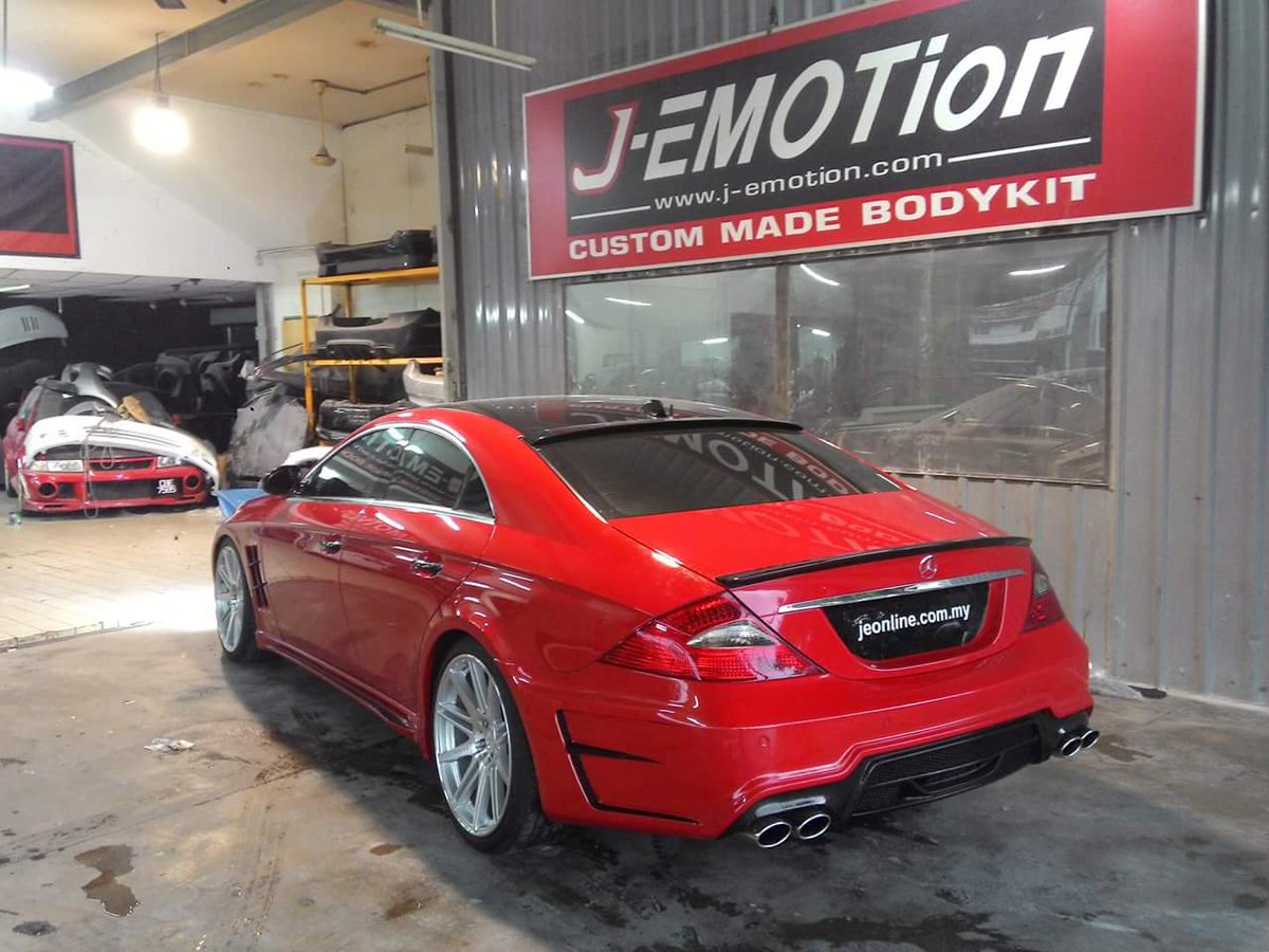 SimonChen9738's tweet photo. MERCEDES BENZ W219 CLS FULL SET BODYKIT #simonchen #jemotiondesign #transportbodykit #A_unit #mercedesbenz #cls
https://t.co/UZwSMh5FNS https://t.co/BFnAj8M7dc