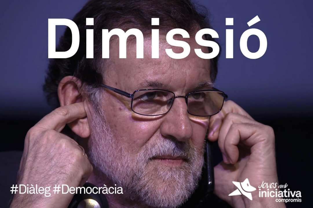 som_compromis_'s tweet photo. No ens mereixem un President del Govern incapaç d'entendre el #Diàleg i la #Democràcia 🙊🙉🙈

#RajoyDimissió https://t.co/y5Le07hVl6