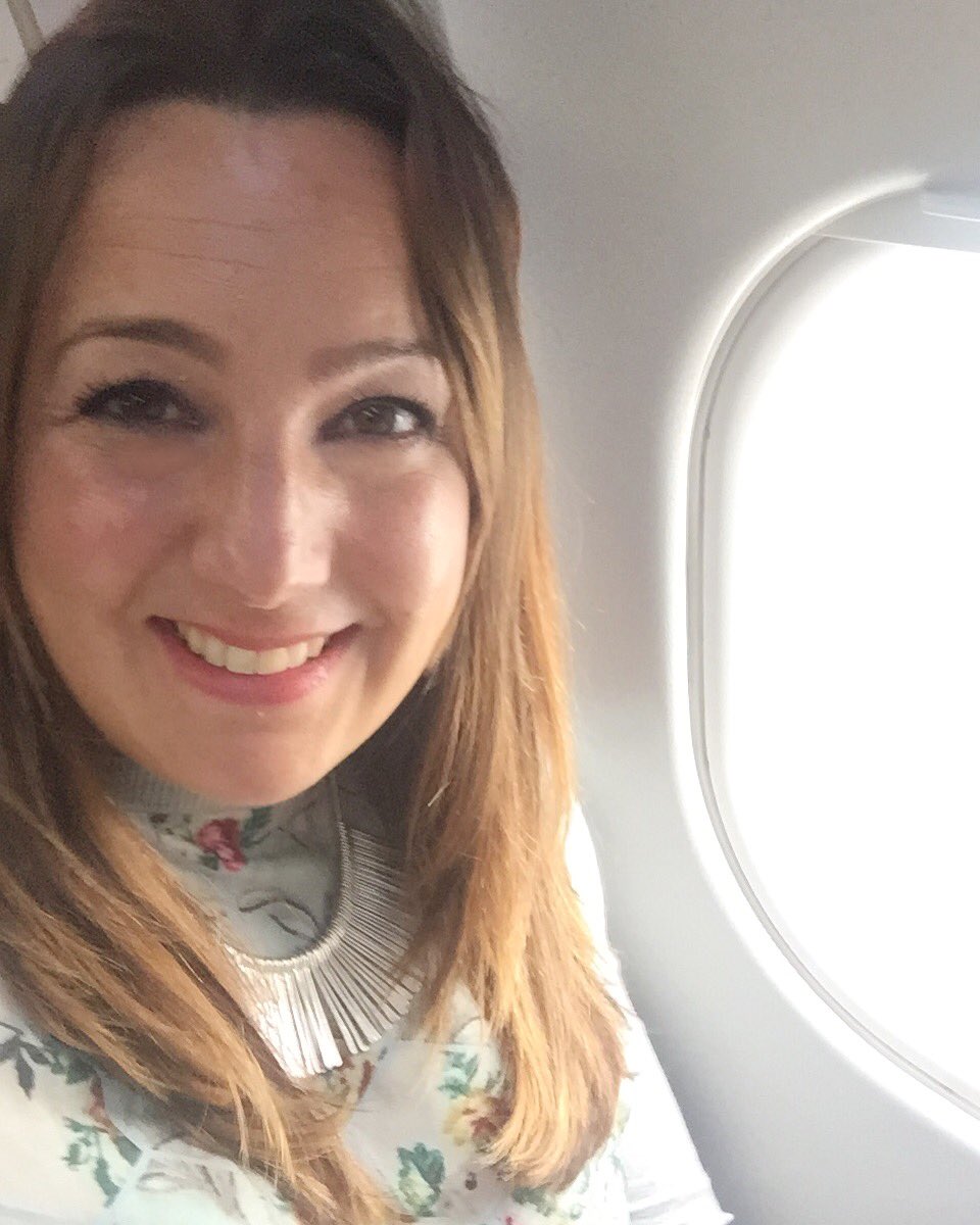 gabrielladriver's tweet photo. Amsterdam here I come! ✈️ The best thing? There's no one in the middle seat so the guy on the aisle has hi fived me! #BA434 @British_Airways https://t.co/2I0DpRSRlt