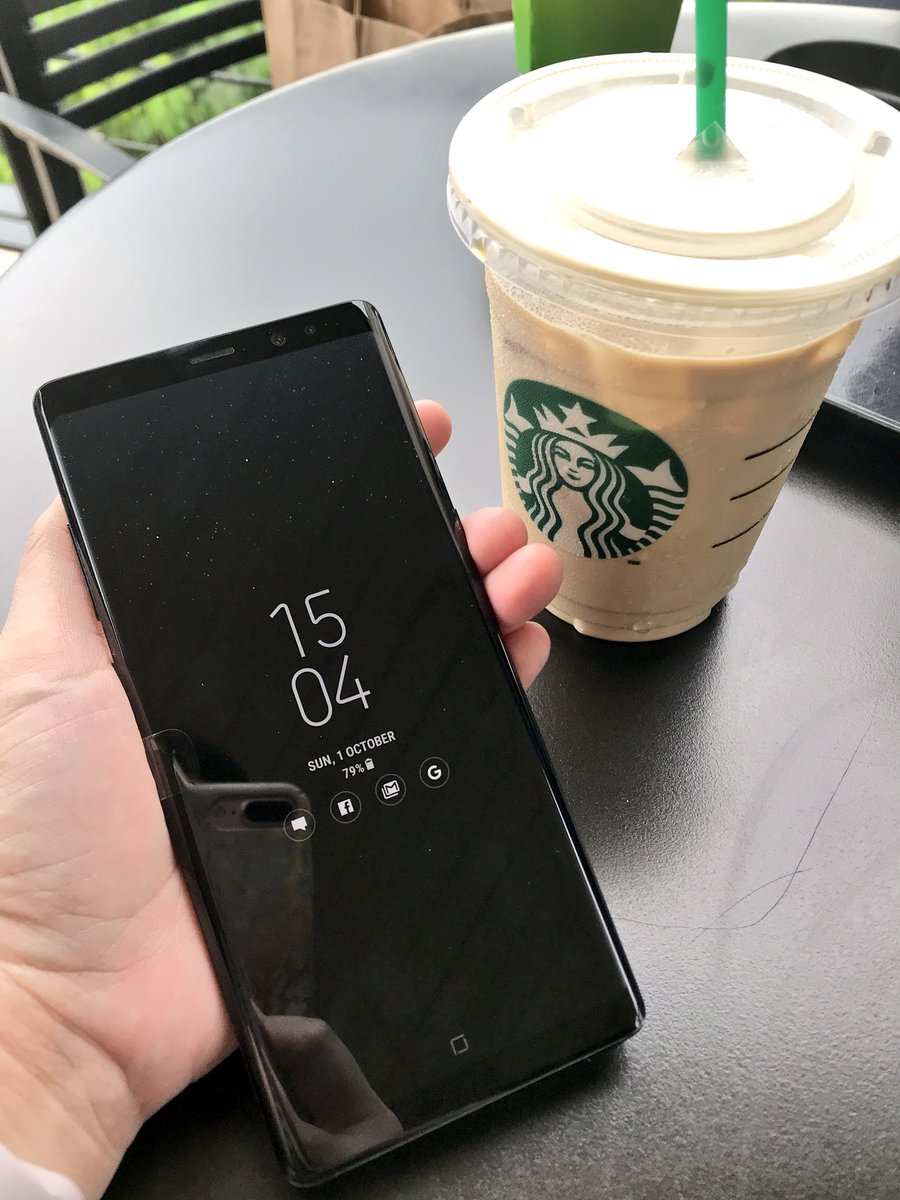 AbbieReal's tweet photo. Roadtesting the #SmartGalaxyNote8. What a great smartphone. So luxe. https://t.co/YsrTcMdJ1f