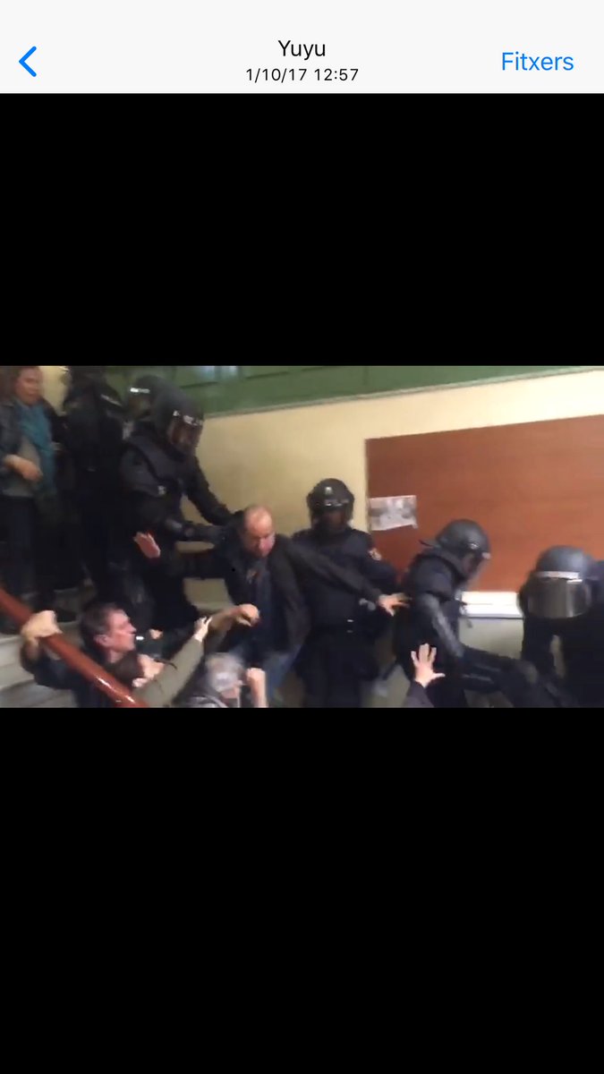 nil_salomo's tweet photo. #catalanreferendum 
@Reuters
@AP
@BBCNews 
@guardian
@Independent
@thetimes
@nytimes
@washingtonpost
@afpfr
@BILD
@welt
@FAZ_Eil
@theSNP https://t.co/VzHsp9Q9FF