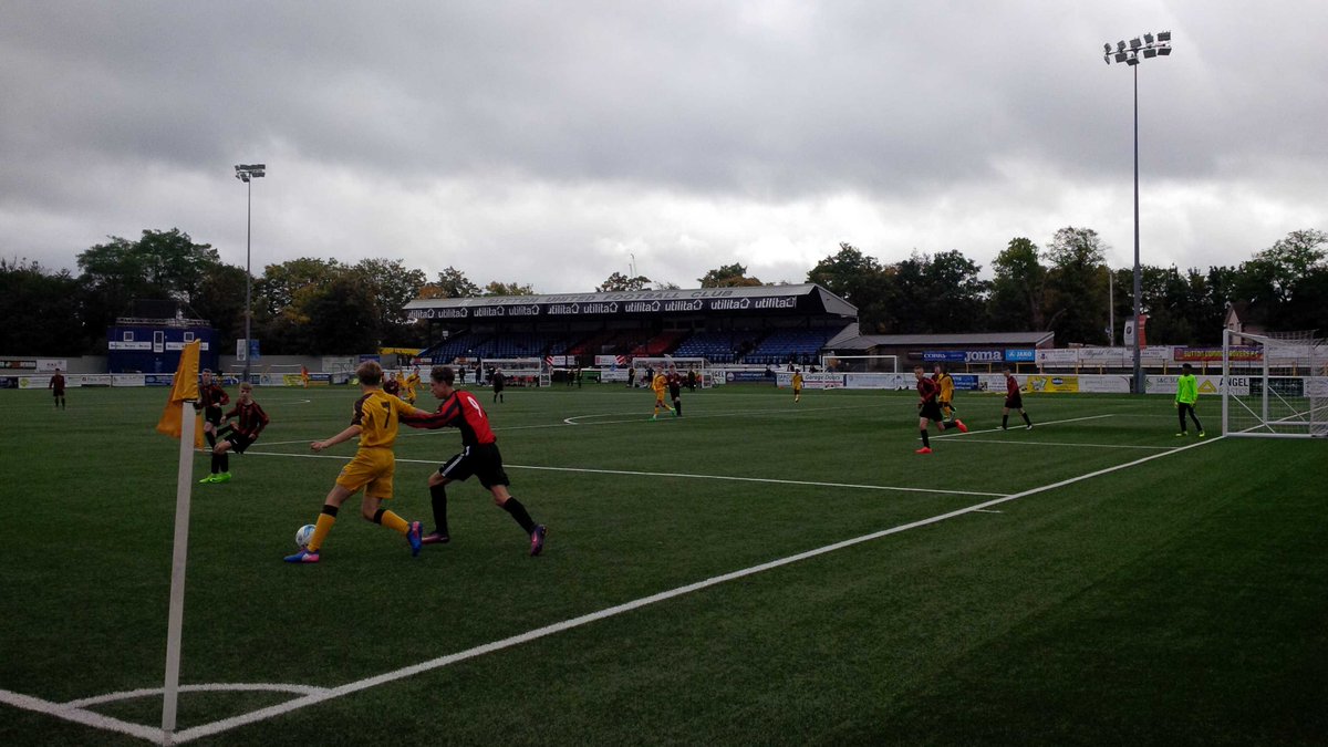 bornatotter's tweet photo. The beauty of 3G. Both the @suttonunited juniors & ladies get a game today despite the firsts playing Dover tuesday. https://t.co/AimPKF6k4u