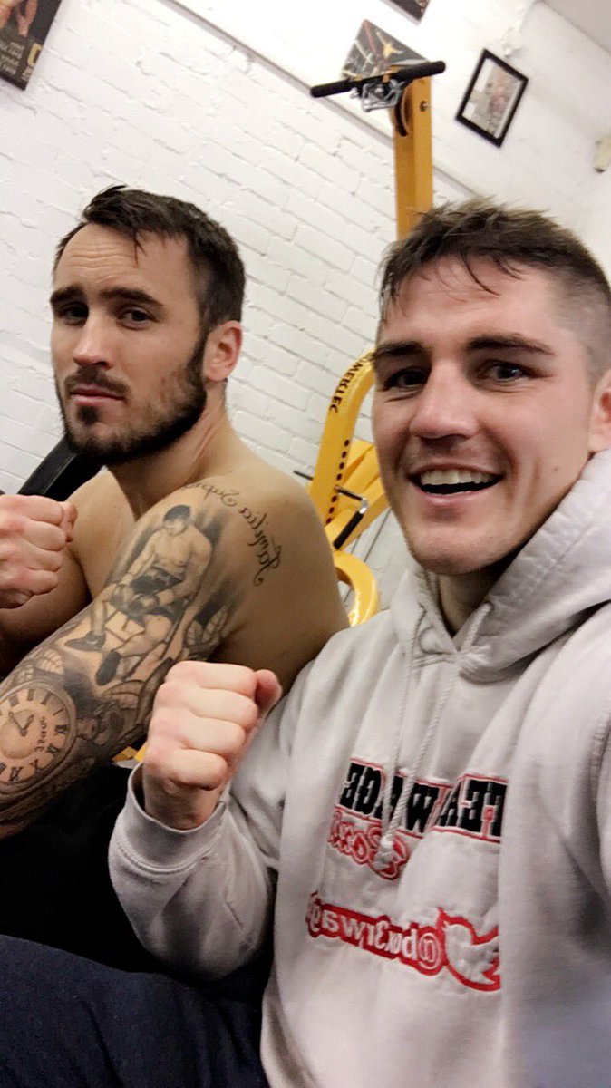 box3rwag3r's tweet photo. Sunday morning in gym, Winding down with the #BroFromAnotherMo @BenJackDavies & #TheGaffer @davehulley #5DaysToGo #AndTheNew #Barnsleyhour https://t.co/e9rUNbz0CB