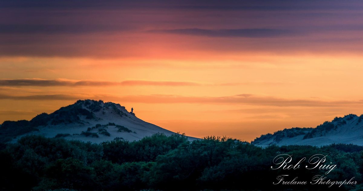 GreatDevonDays's tweet image. Out if this World ! Sunset over Saunton @lovenorthdevon @VisitDevon photo - see #RobPuigPhotography Facebook