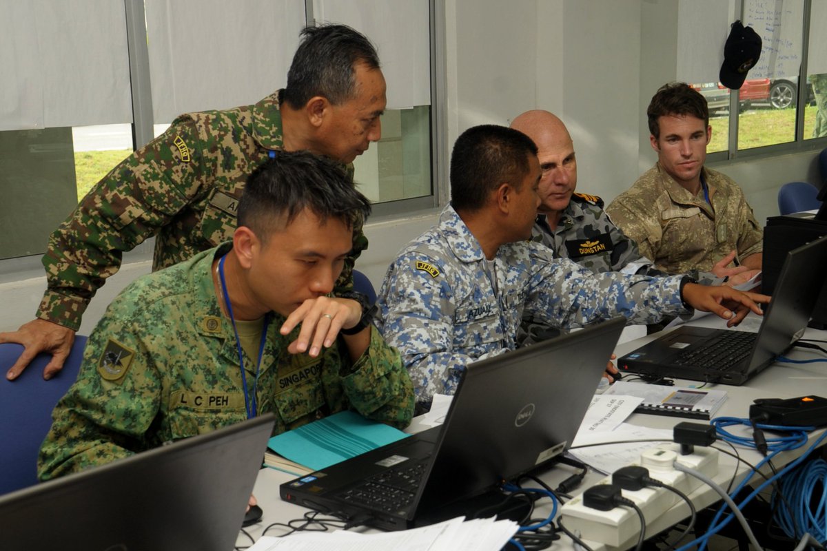 myjointforce's tweet photo. Demo Sistem JTLS &amp; COA Analysis
#EXSP17 
#jointplanningprocess
#teamingforsuccess 
#Interoperability
#defencediplomacy
#multilateralexercise https://t.co/xO8vQHUMJl