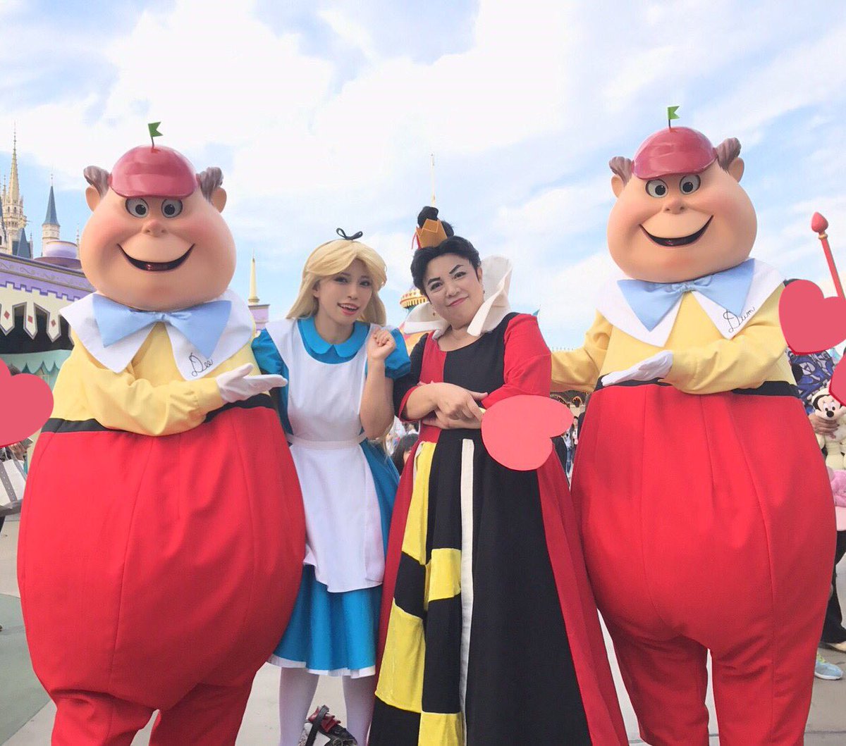 ぴょん アリス仮装でアリスグリ出来て本当幸せだった アリスは沢山遊んでくれたし ディーダムは一人ずつグリしてたのにわざわざディーがダムを呼びに行ってくれて写真撮ってくれて 本当ワンダーランド最高だったヽ