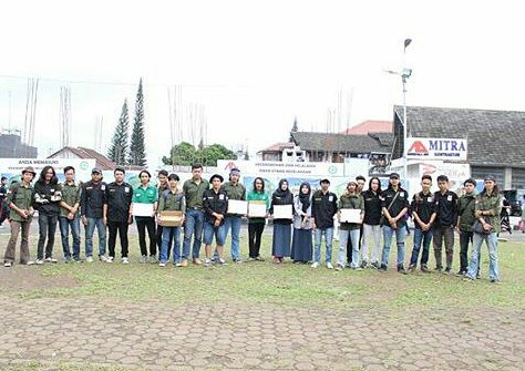 hmspolteksmi's tweet photo. Pengumpulan donasi utk para pengungsi dampak aktif Gunung Agung, Bali.

Terimakasih semua pihak yang sudah memberikan donasi.

#hmspolteksmi https://t.co/jWRMvgnlan