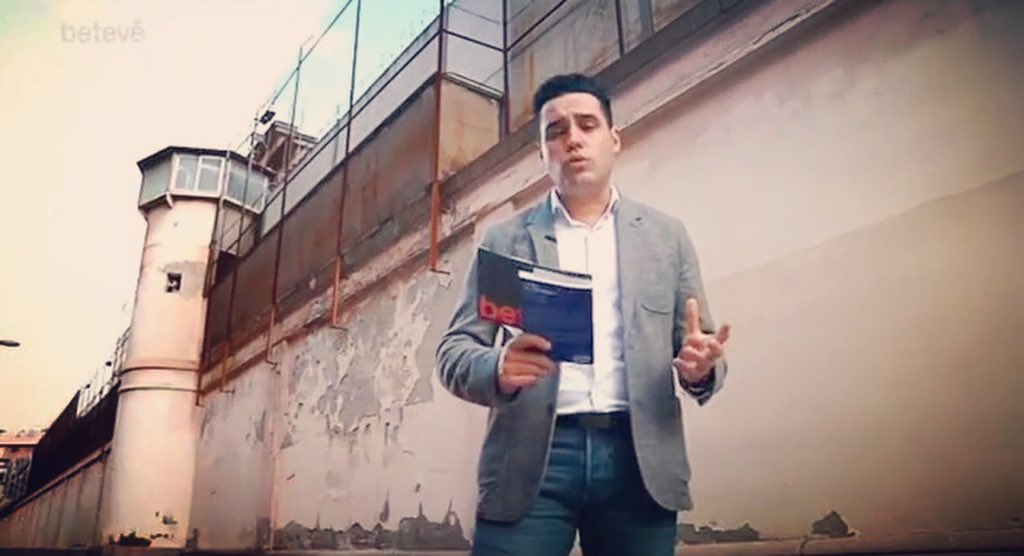 a_llado's tweet image. PRESO: ¿Qué dirá mañana esa prensa canalla?
MAX: Lo que le manden. 
📺🎥 youtu.be/2Q0az2ks0vc
#ValleInclán #CatalanReferedendum #Democracy