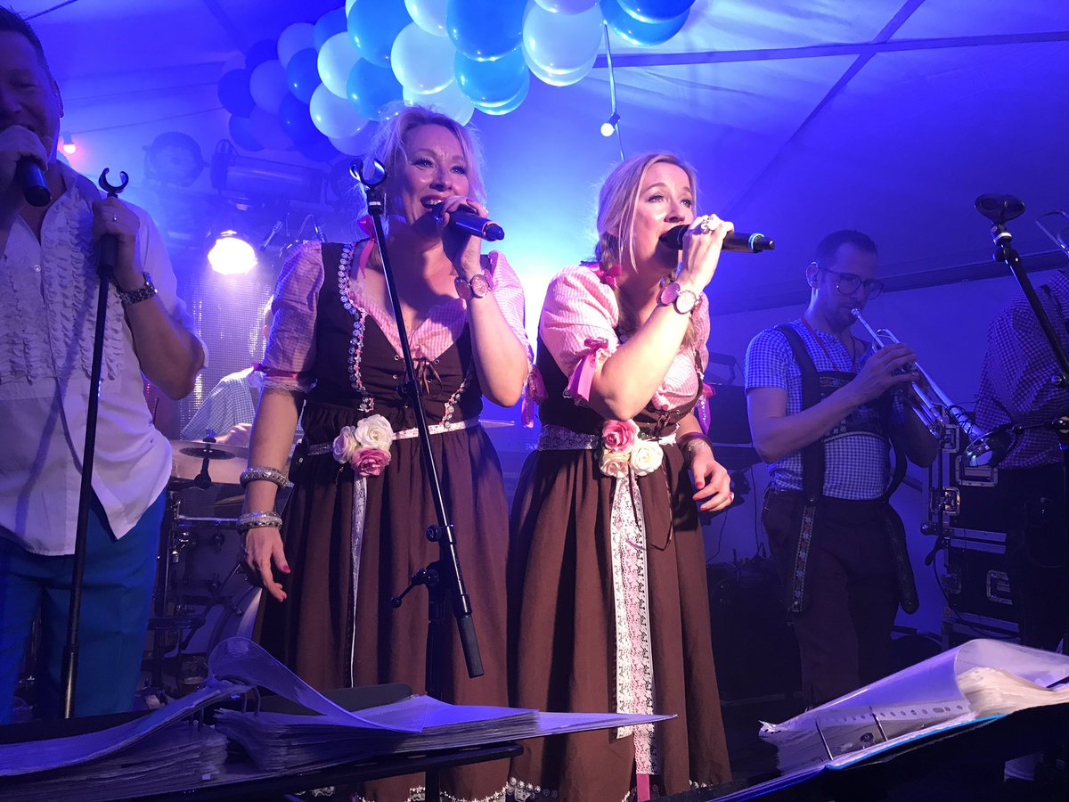 'Het hebben van een zaak, zorgt voor vermaak' #samenwerking #passie #feestje #onscafe #retteketet <a href="/lekkervlees/">Franz Gerritschen</a> <a href="/ZevenaarNL/">Zevenaar Citytweet</a>