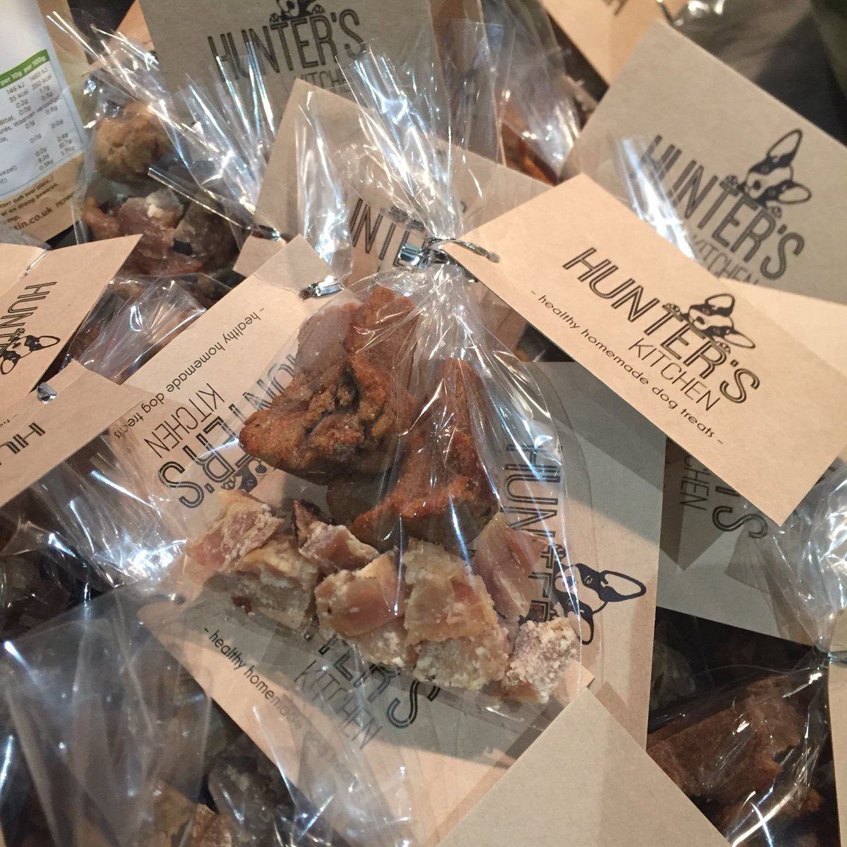 hunter_kitchen's tweet photo. Goody bags for a charity walk this morning in Heaton park 🐶🖤 https://t.co/yT43QLhyRo