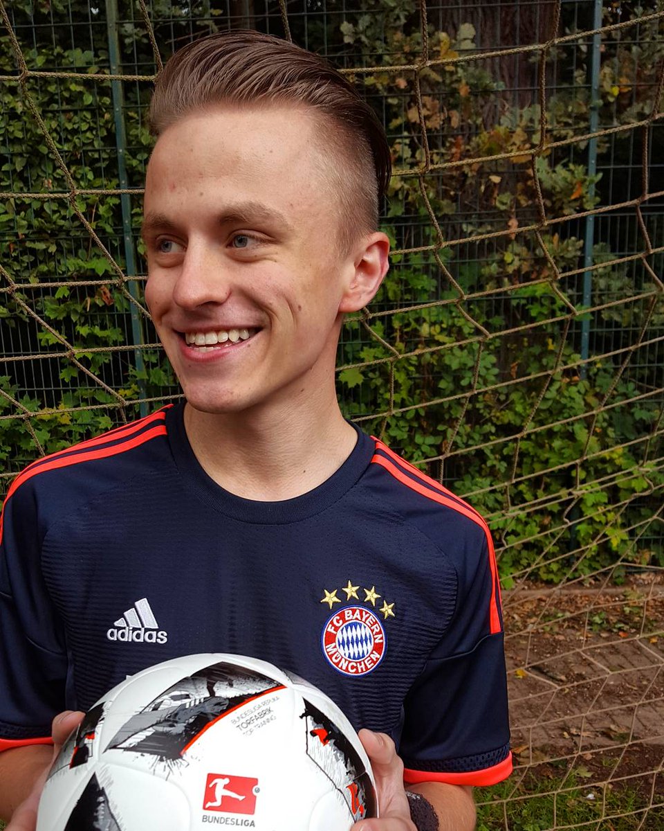 #Matchday in Berlin. Zeit für weitere 3 Punkte <a href="/FCBayern/">FC Bayern München</a> 💪⚽️❤
#BSCFCB #FCBayern #MiaSanMia #packmas #Bundesliga