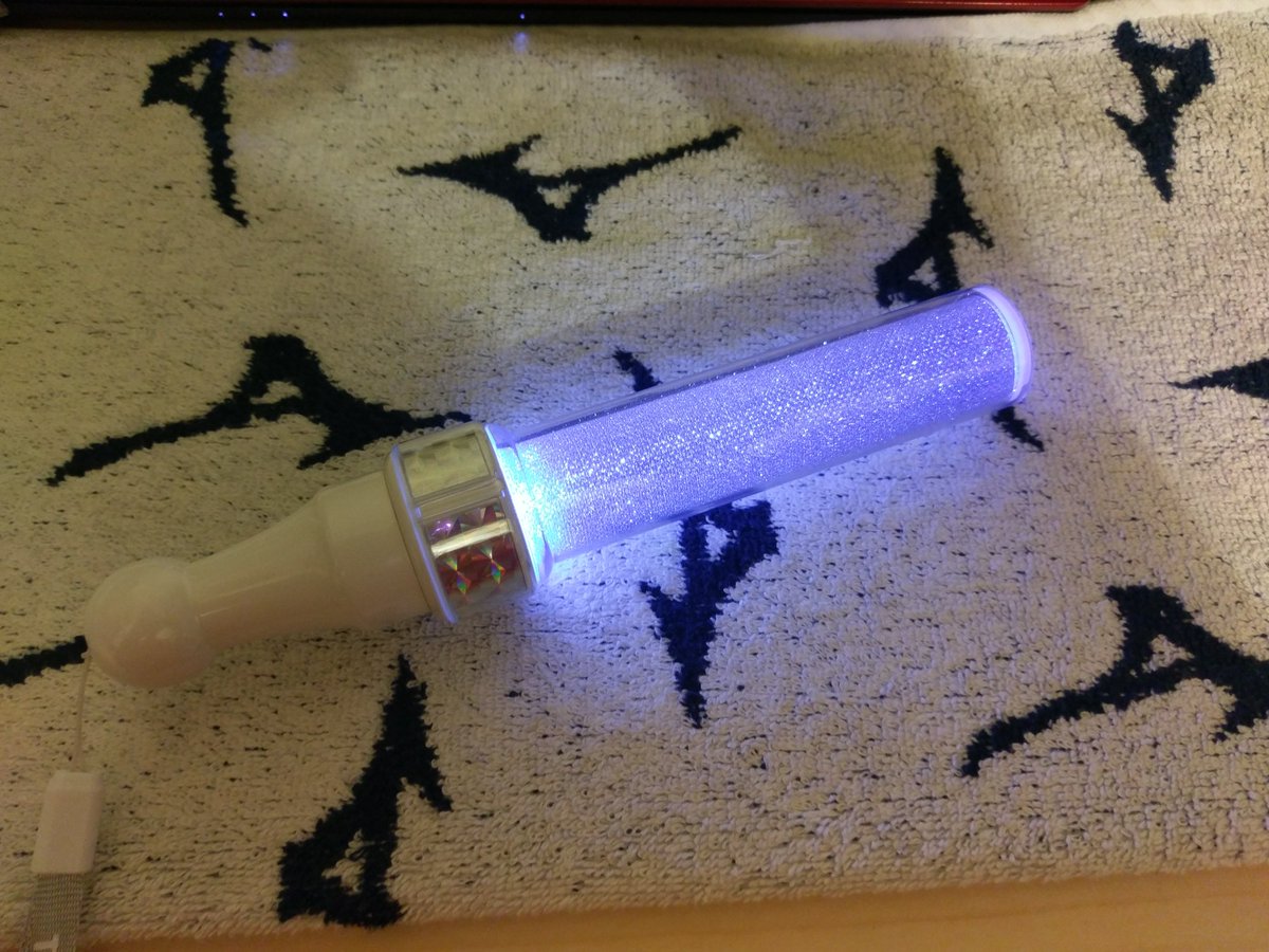 るふぁいあ Nextミリ7thd1lv D2現地 黒ペンラ買いましたー キンブレiliteではなく 最近発売されたpenla Cuteの黒です Lr44四個で ねじってonにするタイプです アイドルマスター ミリオン ミリシタ デレマス デレステ るふぁいあ Nextミリ7thd1lv D2現地 黒ペンラ買いましたー キンブレiliteではなく 最近発売されたpenla Cuteの黒です Lr44四個で ねじってonにするタイプです アイドルマスター ミリオン ミリシタ デレマス デレステ