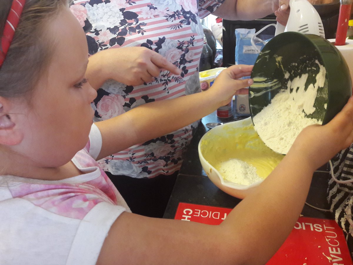 pedjonixx's tweet photo. @Glynhafodjun Rubie-mai making her Victoria sponge for homework 🤗 https://t.co/fN5wJiPQcx