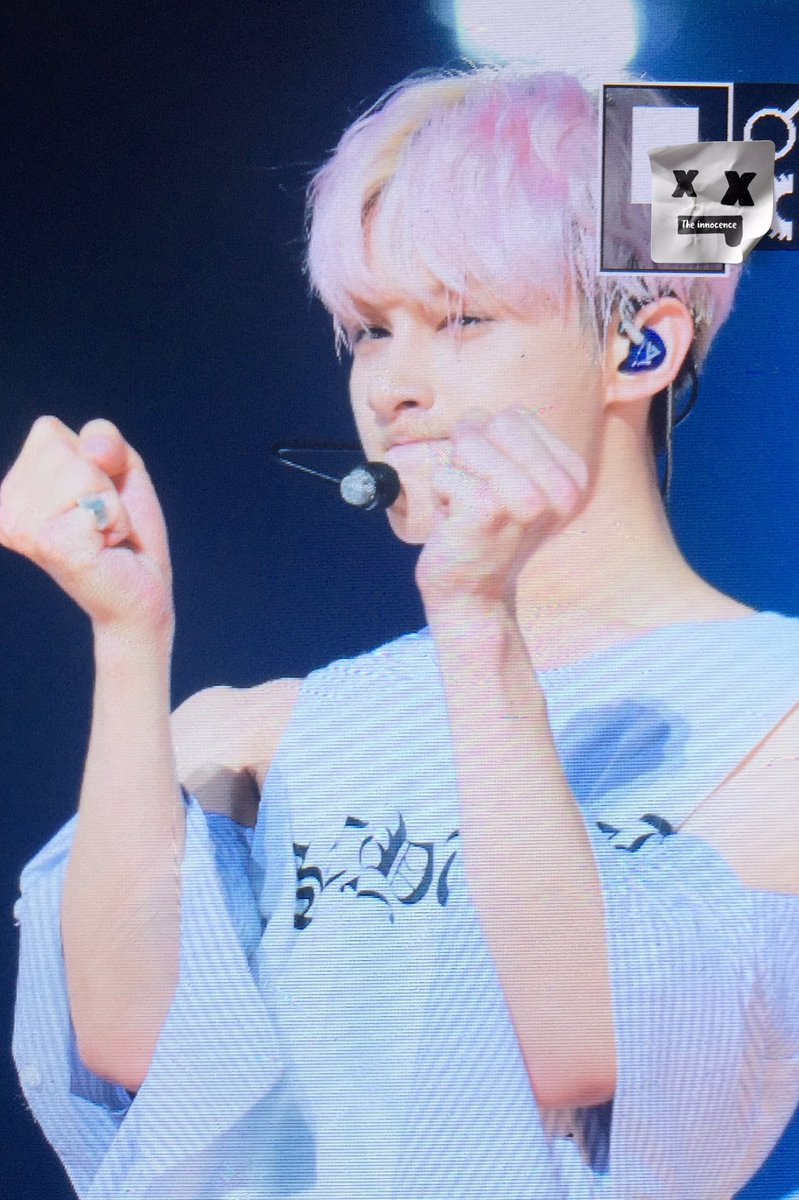 theinnocence_J's tweet photo. 171001 DE in Taipei #세븐틴 #SEVENTEEN #준 #문준휘 #JUN #文俊辉 뺑뺑뺑🔫🔫🔫 @pledis_17 https://t.co/9RI20iu9GG