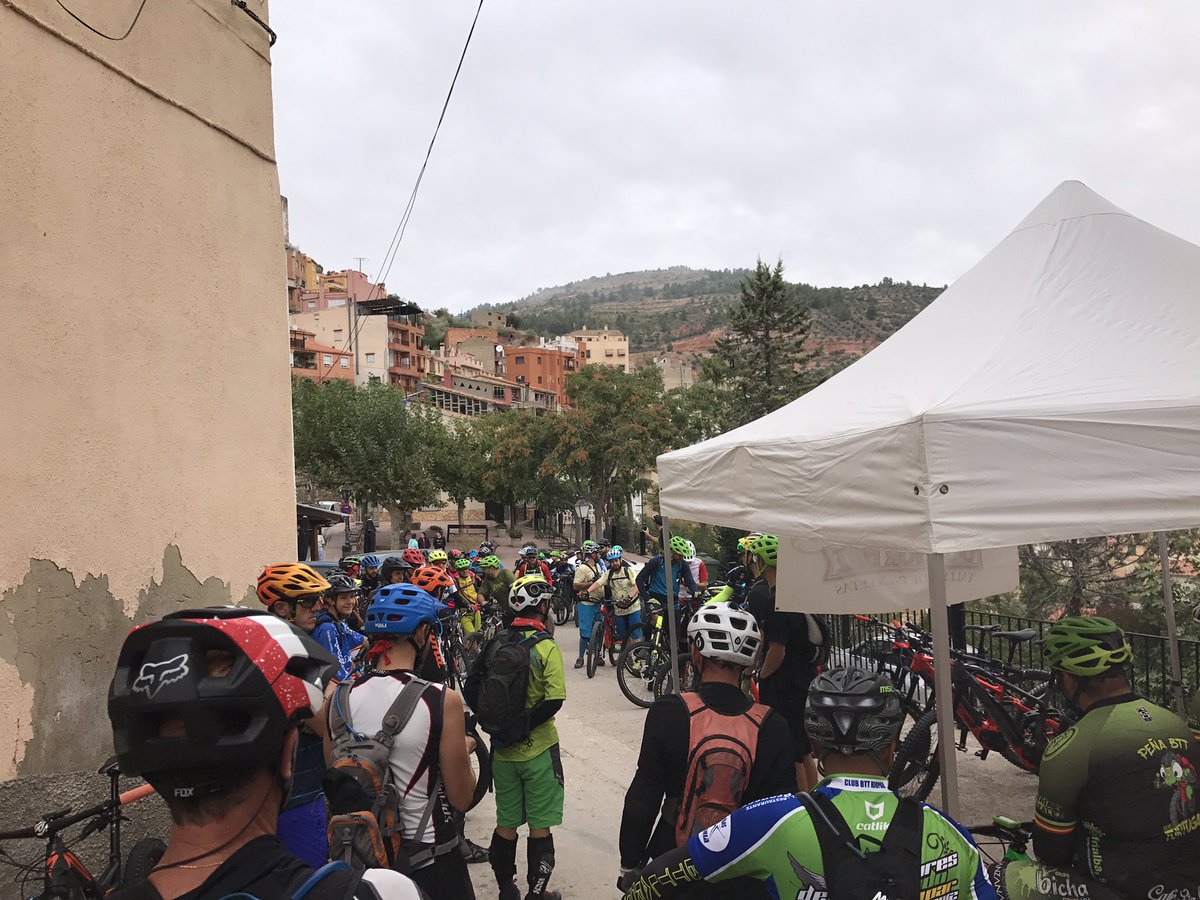 EgJuan92's tweet photo. Hoy recibimos en #Bogarra a los amigos de Doctor Bike que organizan su 4 Quedada Enduro en nuestra localidad, siempre colaboramos. https://t.co/oiAGq7ZHDI