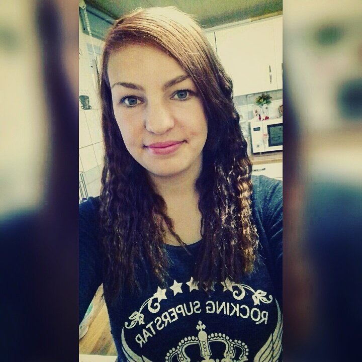 "Auf einmal stehst du da &amp; lachst mich an☺, in meinem Kopf ist eine Achterbahn🎢 Sag mal spürst du das auch..."🎶❤
#HeleneFischer #Insta #love