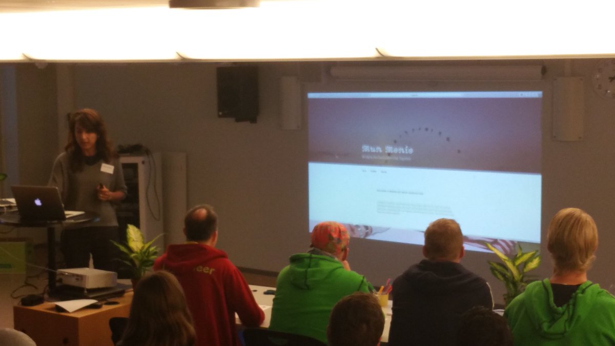 oneSandeman's tweet photo. #munmonio connecting elderly with students "students learn the subject best when teach it foward" #cityhacktuusula https://t.co/E2WxNRlwvS