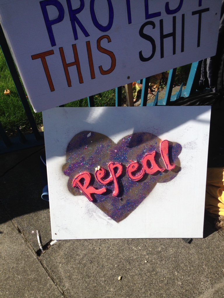 NualaKilleenSD's tweet photo. #ARCMarch17 #repealthe8th Some classy pictures from the #MarchForChoice2017 #socdems It's a sign.... https://t.co/Oh6aFH5LTV