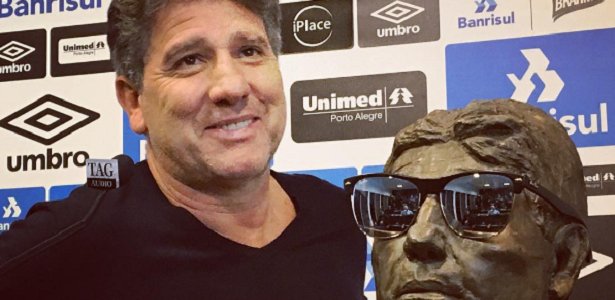 No sufoco, Flu espera que Renato "brinque no Brasileiro" pelo Grêmio trib.al/qbEuR3I
