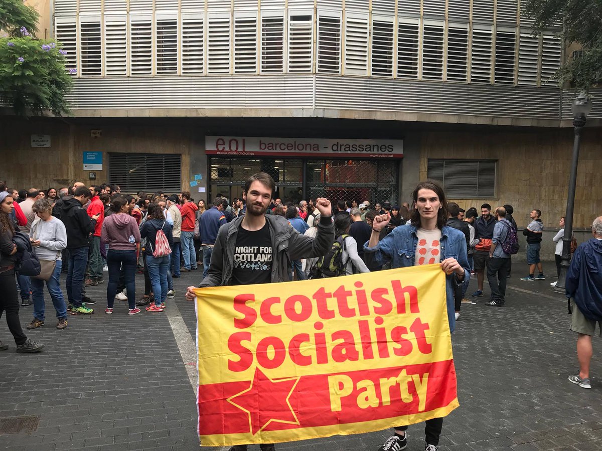 The_SSP_'s tweet photo. We're here - to defend democracy and witness a revolution. ✊ #ViscaCatalonia #CatalanReferendum https://t.co/ZhtCysu5Fq