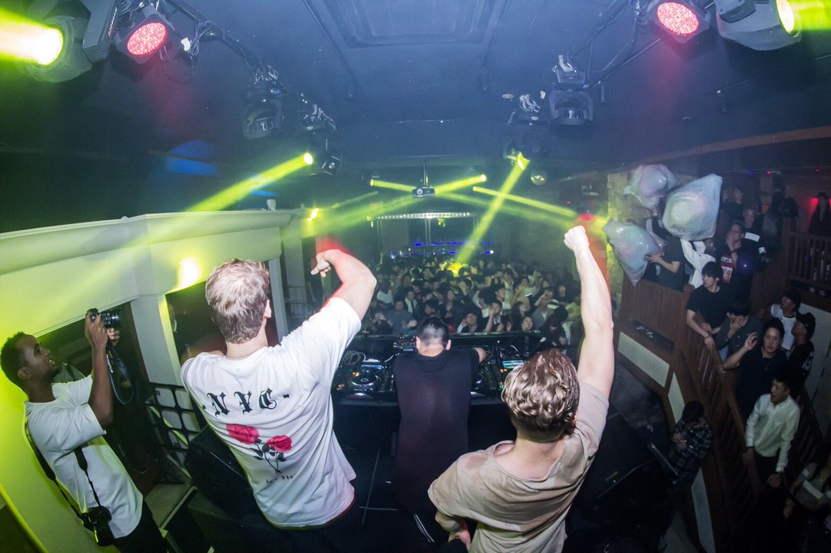 thisisnorii's tweet photo. Yeeeeees!
The party was amazing on last night w/ @ROBandJACK 💥
We had a suuuuper good time!
Thanks for coming guys🍻
#NoriyukiOmoto #robnjack https://t.co/LTWnN82v7x