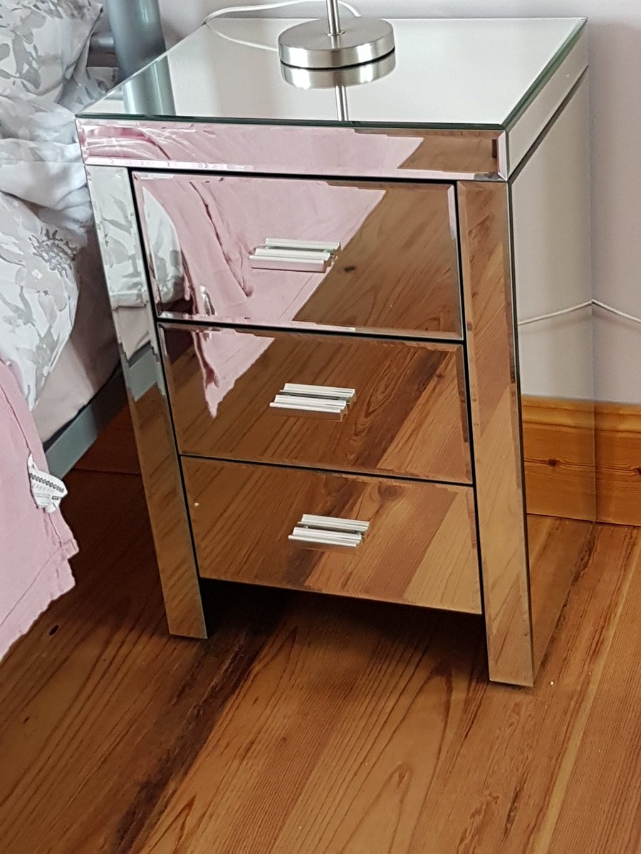 BeesDesigns's tweet photo. @bmstores loving my beautiful Florence bedside drawers. #Readyassembled #brilliant https://t.co/R169yy1aw0