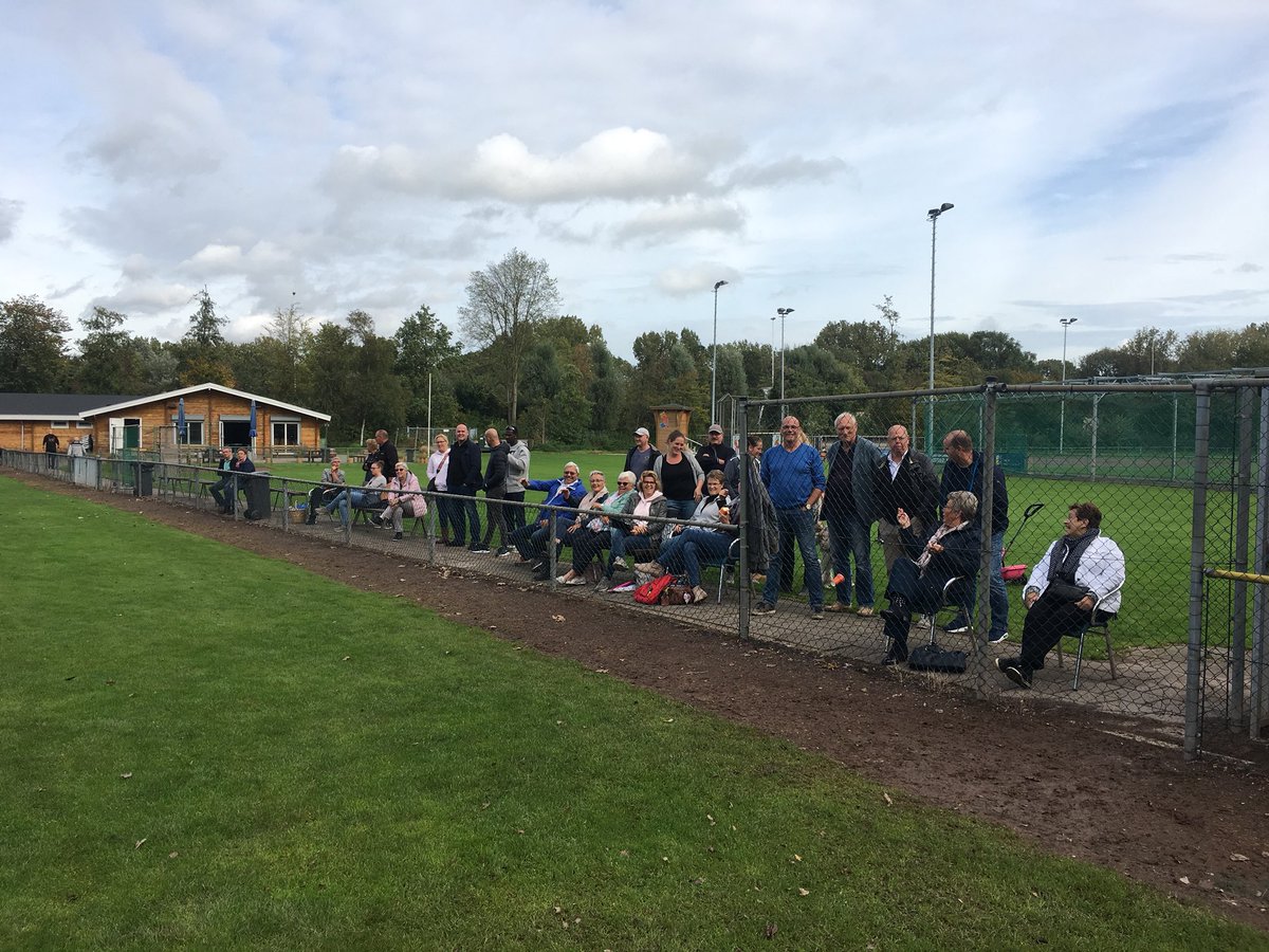 Zo de buit is binnen! Honkbal 3 is overtuigend kampioen geworden! En met een hoop publiek! Schiedam! Een club om trots op te zijn!