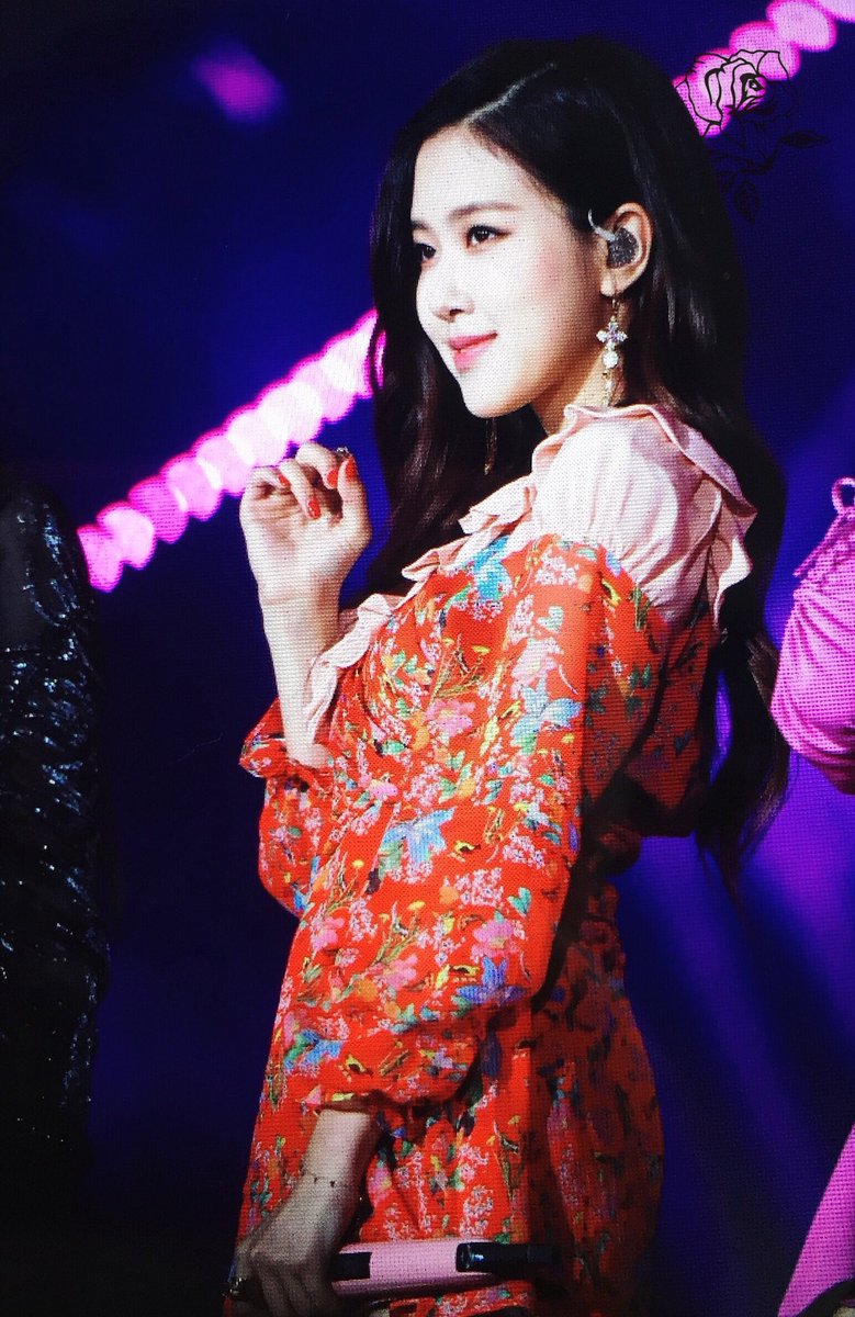 171001 코뮤페 프리뷰 
#BLACKPINK #블랙핑크 #로제 #ROSÉ #박채영 #마지막처럼_BLACKPINK
💕