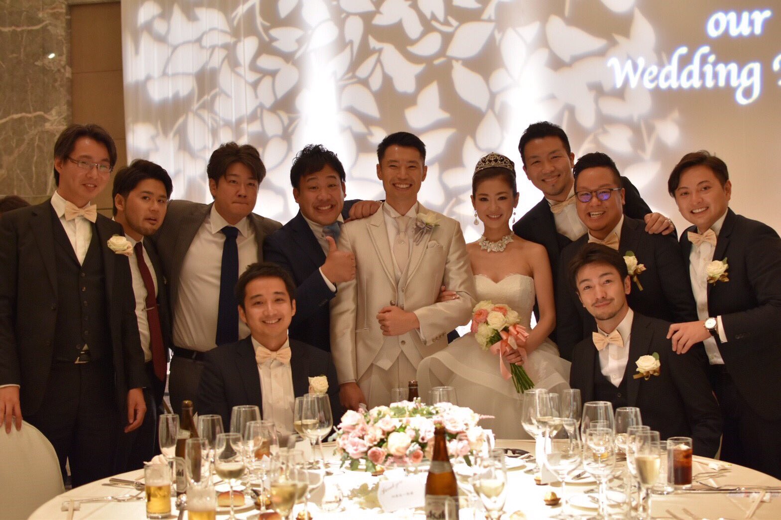聡太郎 Twitter પર 昨日は大切な学友の結婚式でした 大学の仲間達でgroomsmen 花婿付き添い人 を務めさせていただきました 最高でした 新郎新婦の許可をいただいたので写真のおすそ分け ででん T Co K3dkoxzxxb Twitter