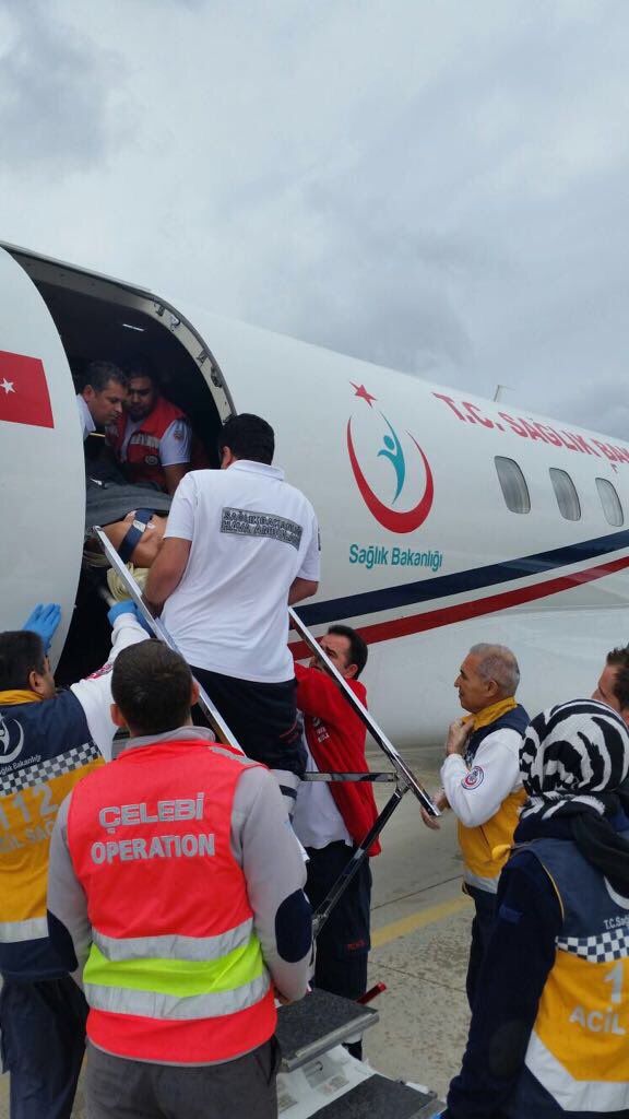 acilafetgovtr's tweet photo. Milli sporcumuz Kenan Sofuoğlu, ambulans uçakla Türkiye'ye getirildi ve Pendik Eğitim Araştırma Hastanesi'ne başarı ile nakledildi. https://t.co/jLVQT9j7iD